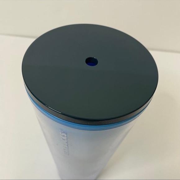 Starbucks - Picture 3 of 3